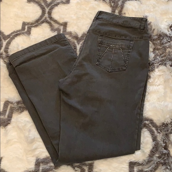 Adorable Jones New York grey jeans 👖 bling! - Picture 2 of 6